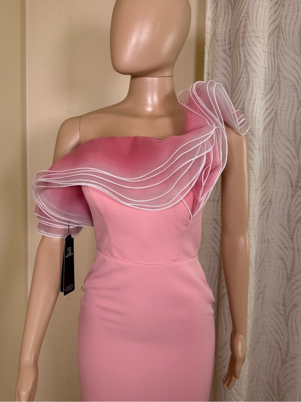 Elegant One-Shoulder Pink Ruffle Evening Dress